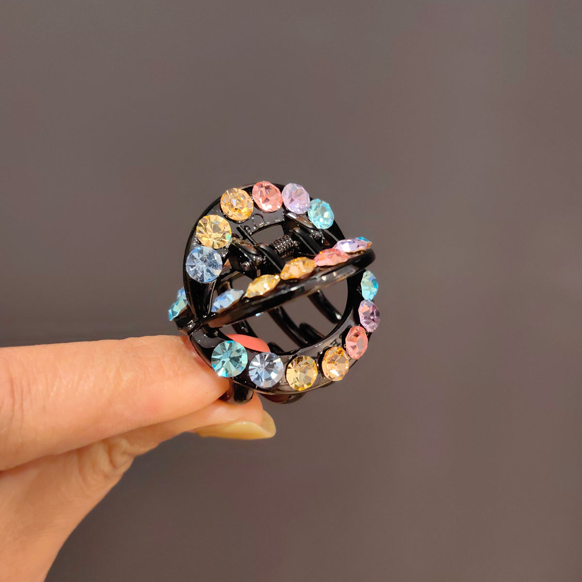 5cm Round Crystal Hair Claw Clip - Elegant Non-Slip Medium Barrette